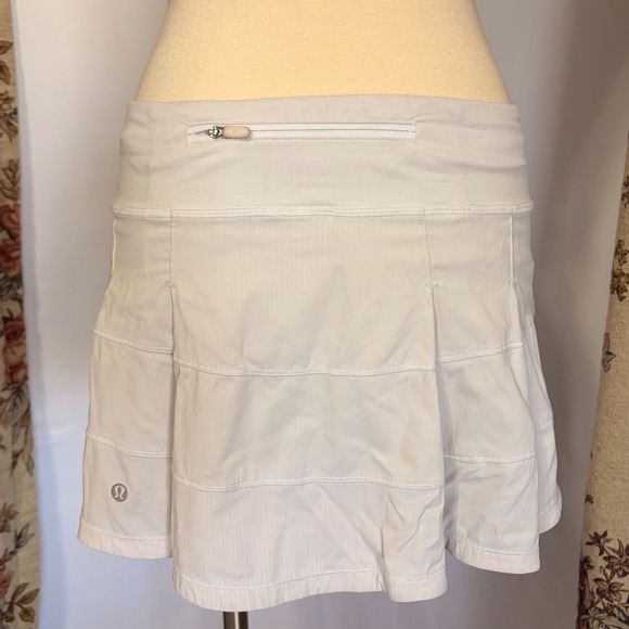 Lululemon Pants - Lululemon white Pace Rival Skort athletic Tennis with adorable Pleated Back